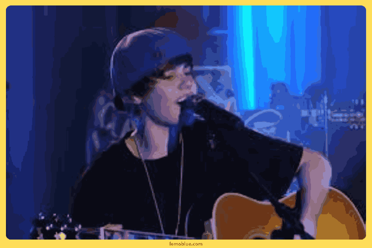 pesan Lirik Lagu Justin Bieber Favorite Girl