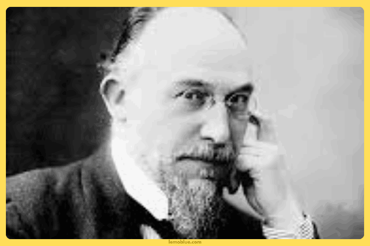 eksentrisitas Erik Satie sendiri adalah bagian dari seni hidupnya