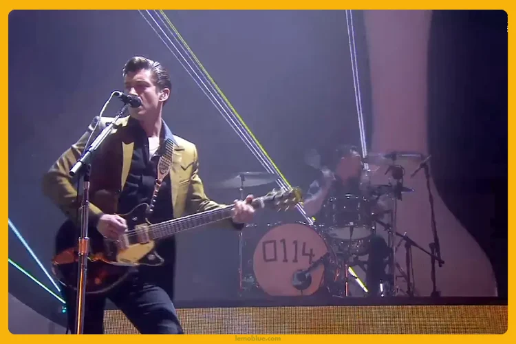 Makna Lagu Arctic Monkeys R U Mine untuk siapa