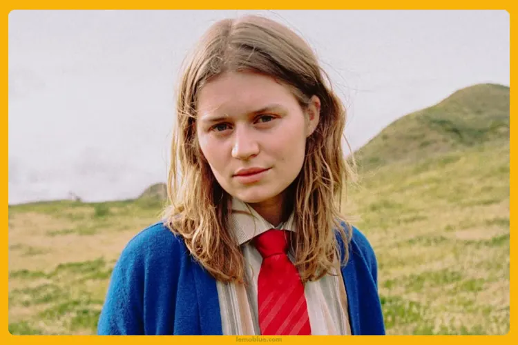 Lagu Girl in Red santai