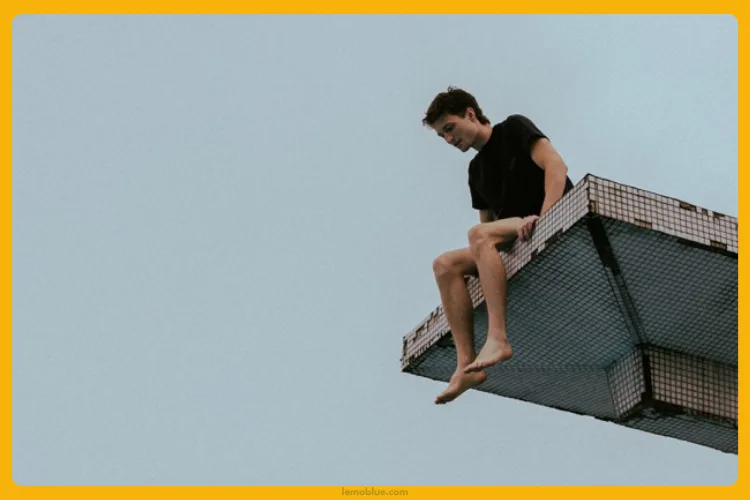 Daftar Lagu di Album mood swings Henry Moodie dan Makna di Baliknya