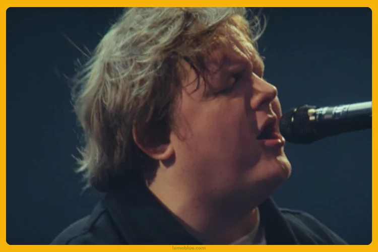 Makna Lagu Almost Lewis Capaldi Tentang Cinta yang Belum Sembuh Sepenuhnya