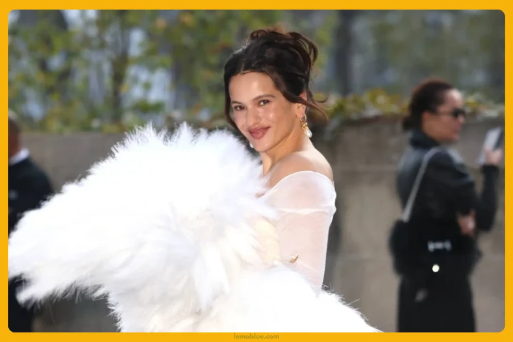 Makna di Balik Album Lux Rosalía