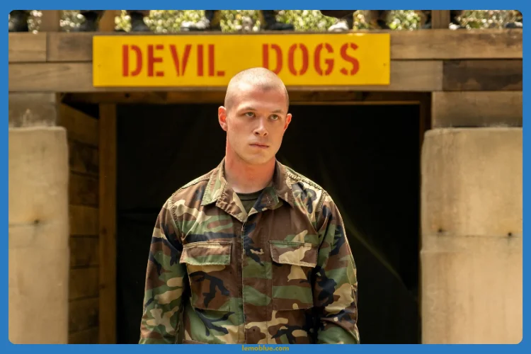 Jones pemeran di Boots