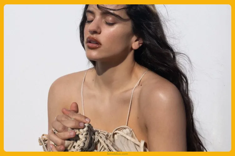 Mio Cristo Piange Diamanti ROSALÍA