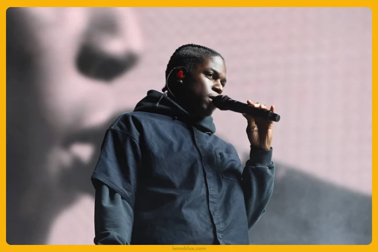 Hold Me Down Daniel Caesar makna 