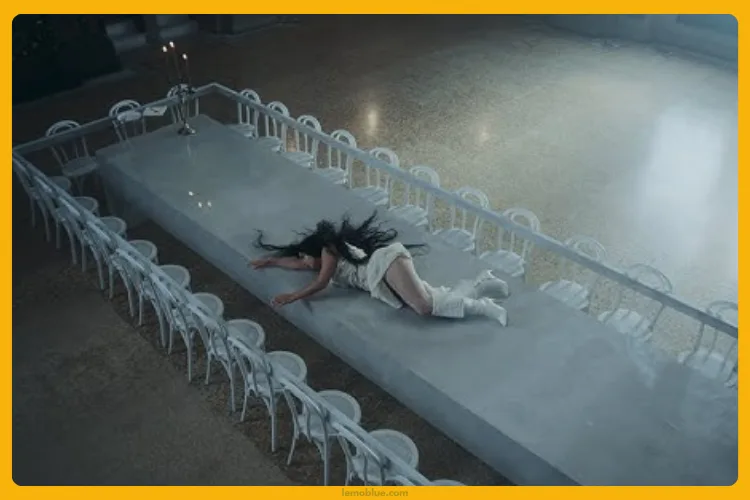 Chains of Love Charli XCX makna