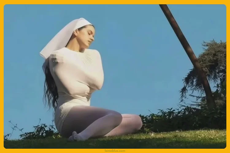 Sexo Violencia y llantas ROSALÍA