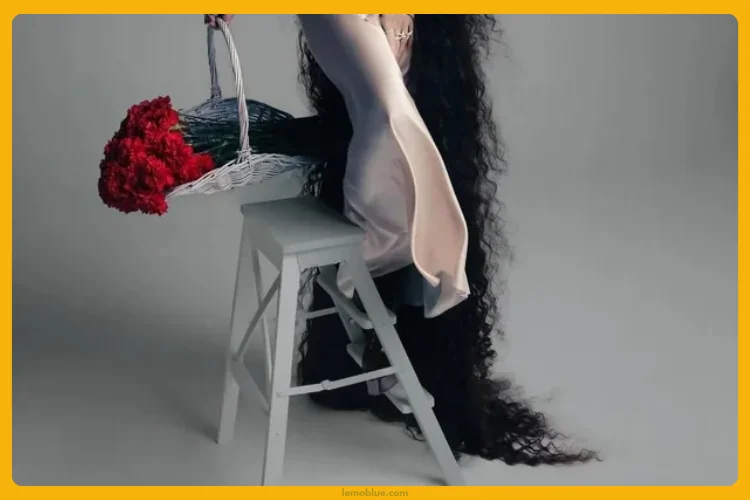 La Perla ROSALÍA makna