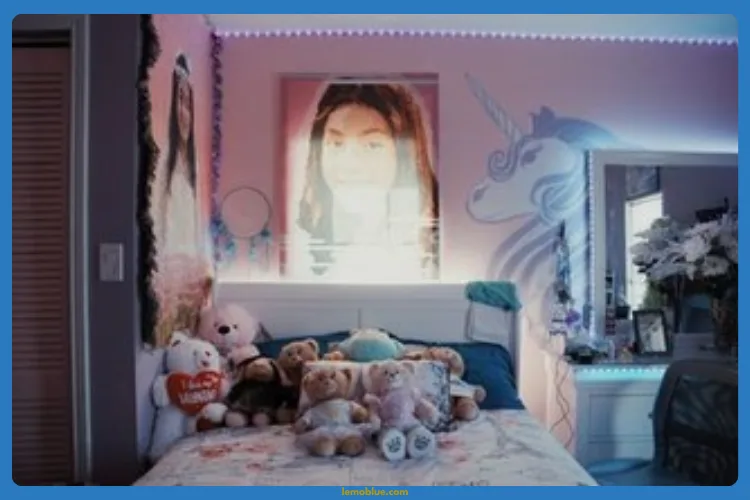 review All The Empty Rooms tentang apa