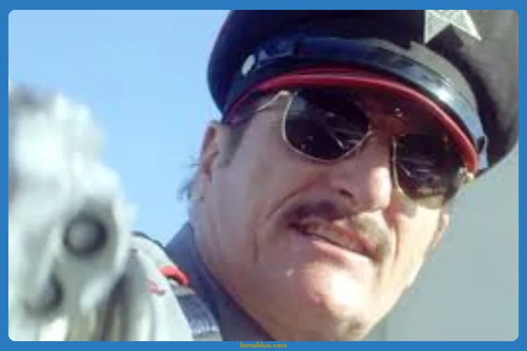 Daftar Pemain Officer Downe