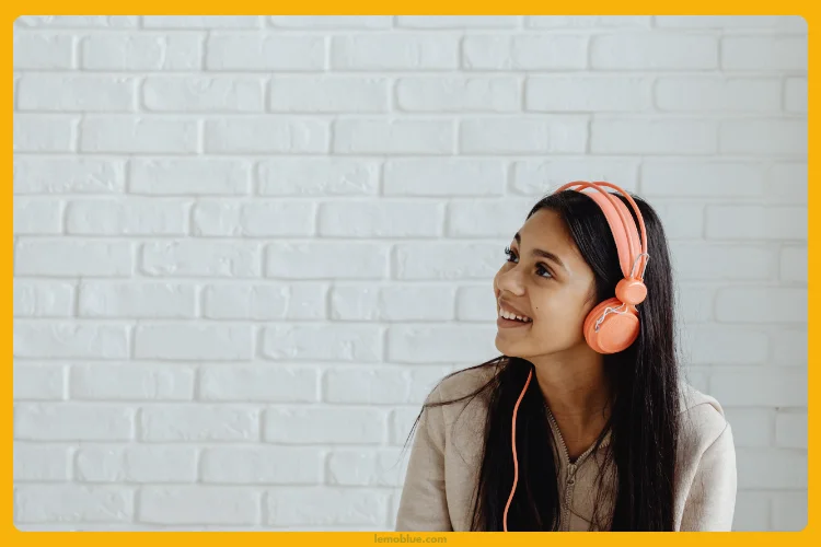 Rekomendasi Lagu Tentang Menyukai Seseorang Diam-Diam: Saat Perasaan Hanya Bisa Disimpan